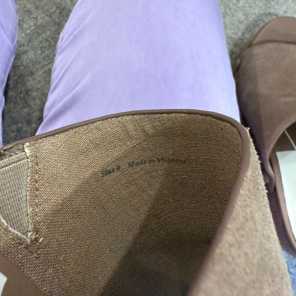 Dolce Vita Brown Suede Mules - Picture 8 of 8